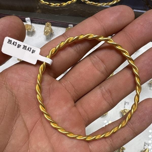 22 Ayar Altın Bilezik Kıvrım Modern Tasarım 20.43gr Kadın - BZ00658 - Fotoğraf 1