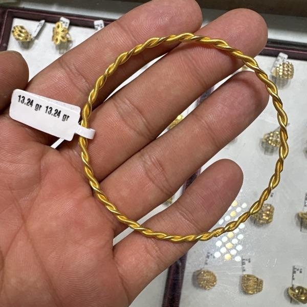 22 Ayar Altın Bilezik Kıvrım Modern Tasarım 13.24gr Kadın - BZ00672 - Fotoğraf 1
