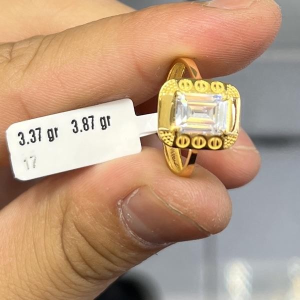 22 Ayar Altın Taşlı Yüzük Modern Tasarım 3.37gr 17 Numara Kadın - T000172