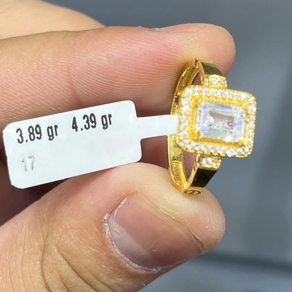 22 Ayar Altın Taşlı Yüzük Modern Tasarım 3.89gr 17 Numara Kadın - T000186