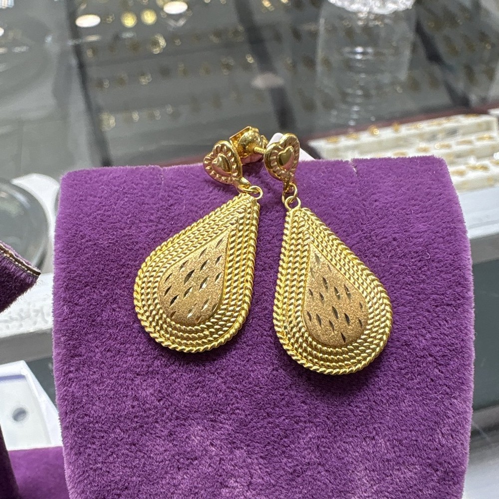 22 Ayar Altın Küpe Kalpli Modern Tasarım 3.47gr Kadın - K000814