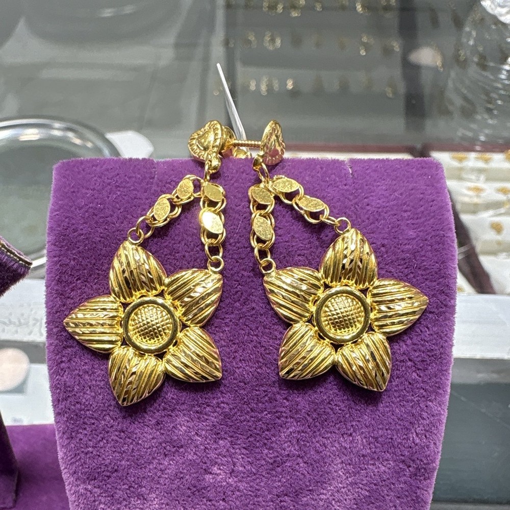 22 Ayar Altın Küpe Papatya Özel Tasarım 3.74gr Kadın - K000818