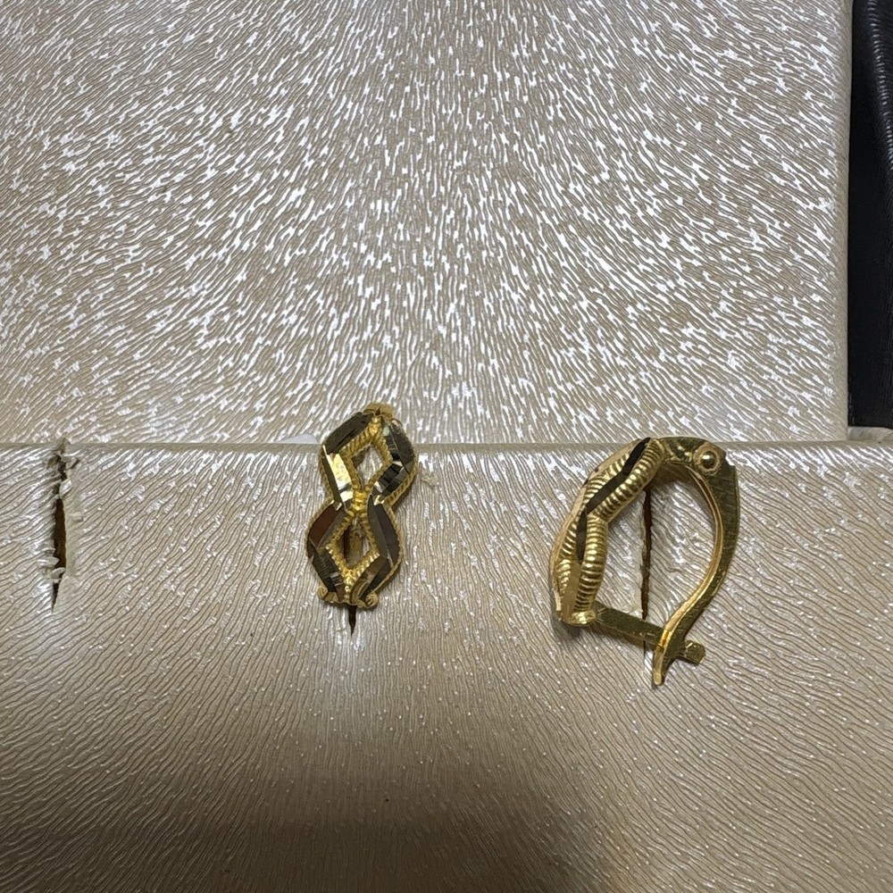 22 Ayar Altın Küpe Modern Tasarım 2.69gr Kadın - K00840