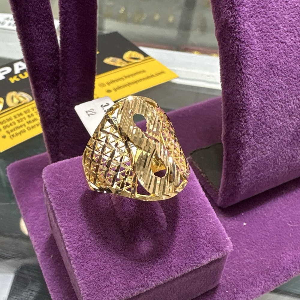 22 Ayar Altın Yüzük Klasik Zarafet Tasarımı 3.90gr 22 Numara Kadın - Y00884