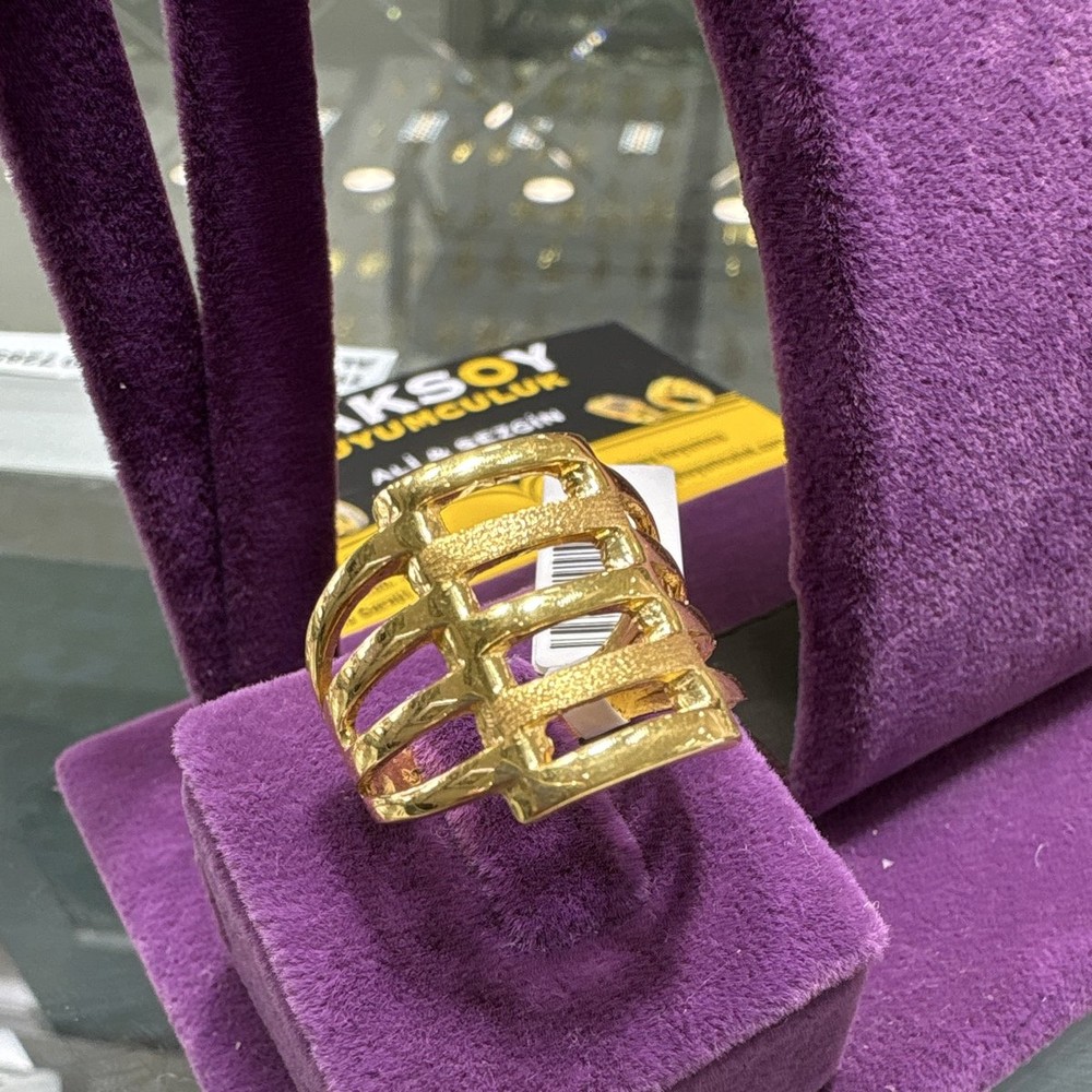 22 Ayar Altın Yüzük Kaburga Özel Tasarım 6.81gr 24 Numara Kadın - Y00888