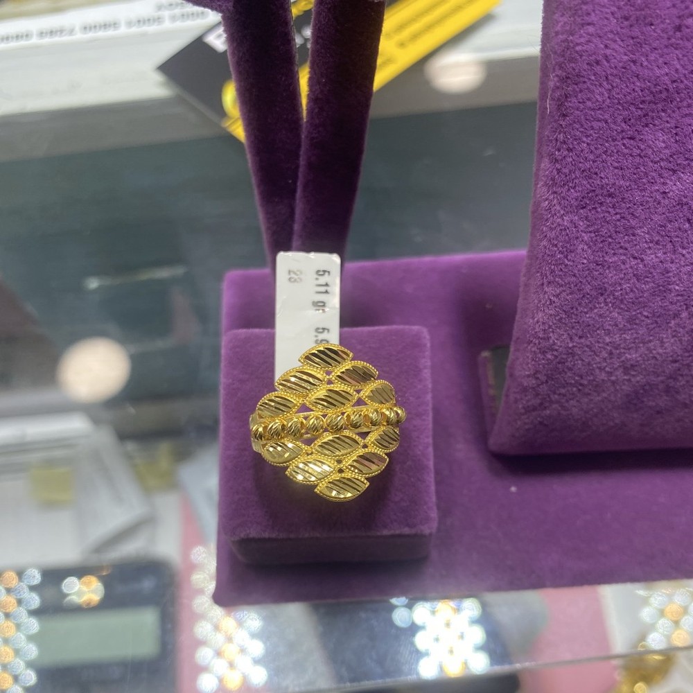 22 Ayar Altın Yüzük Baklava Desenli Modern Tasarım 5.11gr 23 Numara Kadın - Y00915