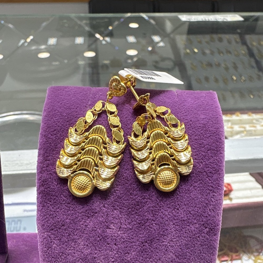 22 Ayar Altın Küpe İşlemeli Modern Tasarım 4.90gr Kadın - K00866