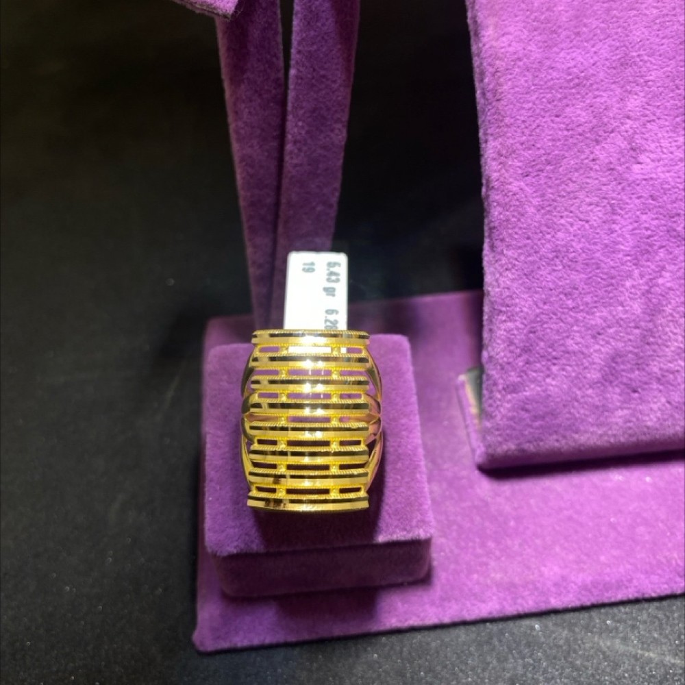 22 Ayar Altın Yüzük Kaburga Modern Tasarım 5.43gr 19 Numara Kadın - Y00948