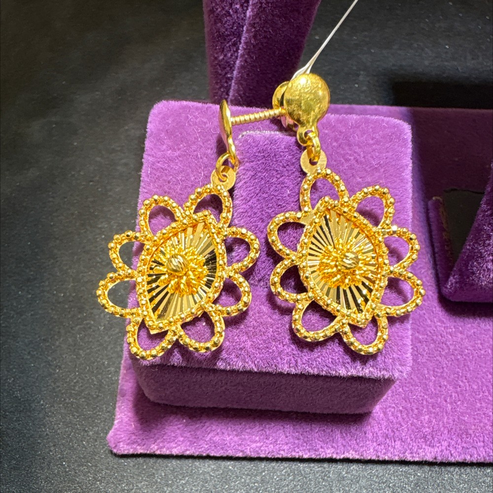 22 Ayar Altın Küpe Dorika Sallantılı Hafif Tasarım 4.89gr Kadın Modern Hediye - K01009