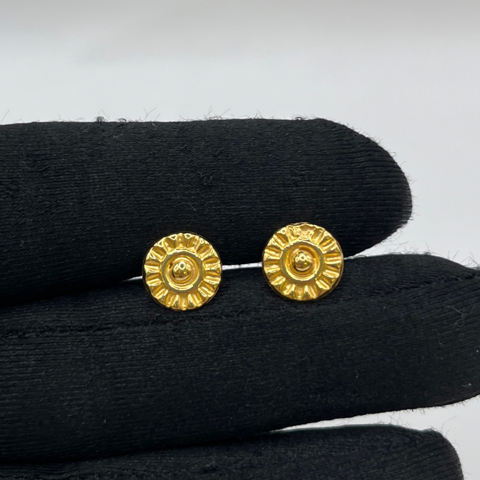 Çiçekli Altın Küpesi 22 Ayar 1.14gr - J00060 - Fotoğraf 1