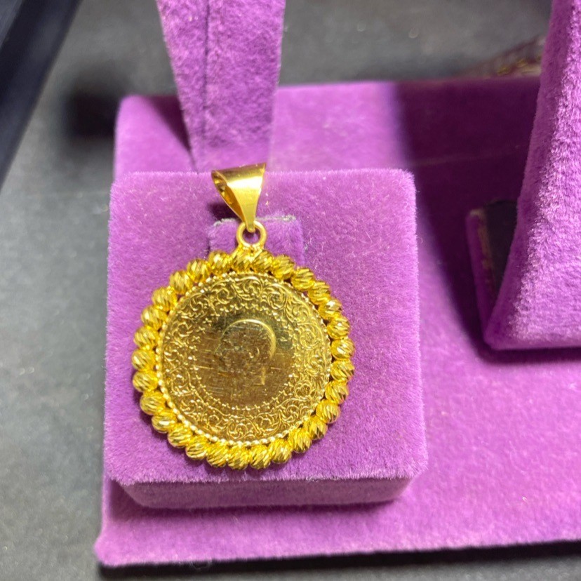 22 Ayar Altın Kolye Çeyrekli Kolye Ucu 3.67gr - Z00075