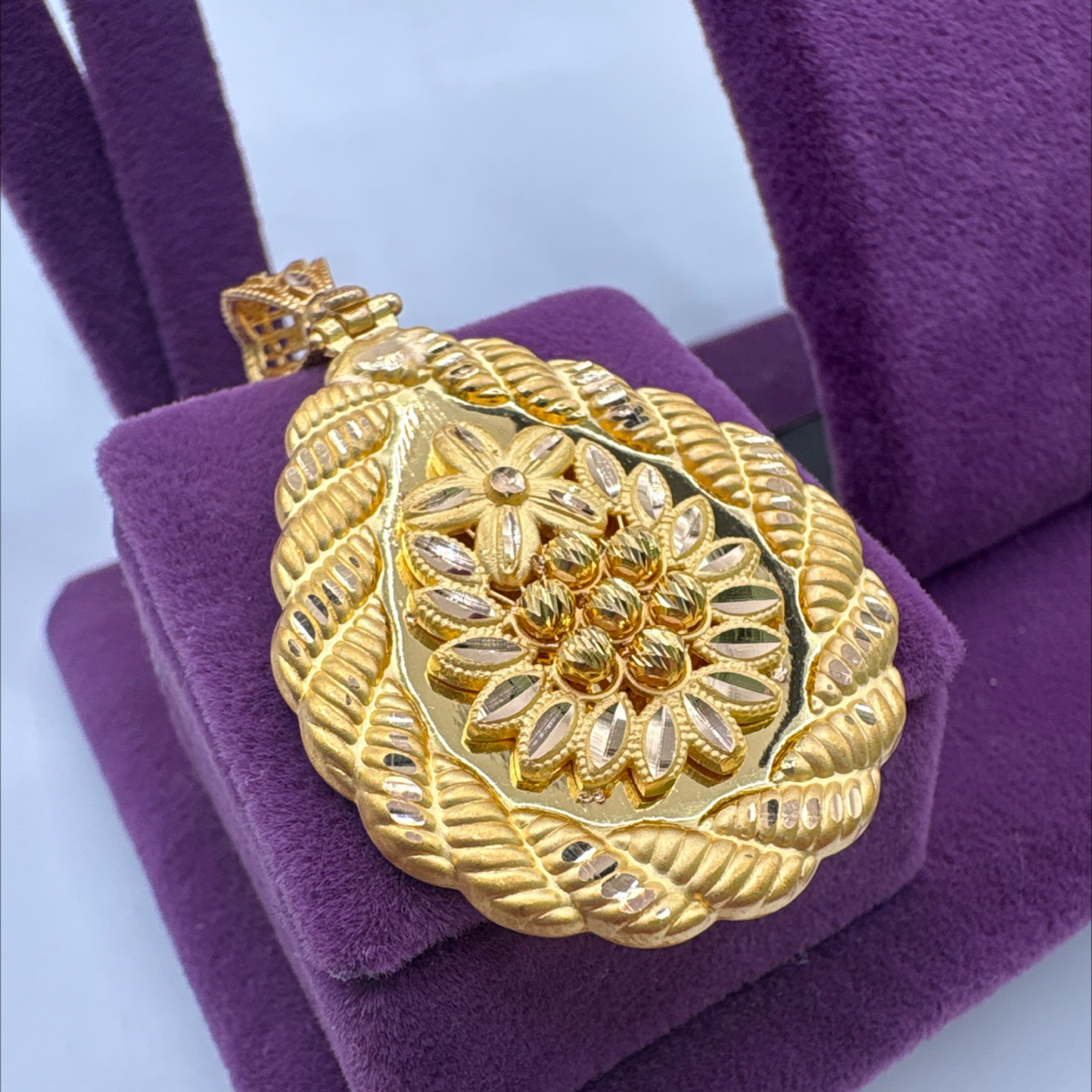 22 Ayar Altın Kolye Dorikalı Çiçekli 6.09gr - Z00113 - Fotoğraf 3