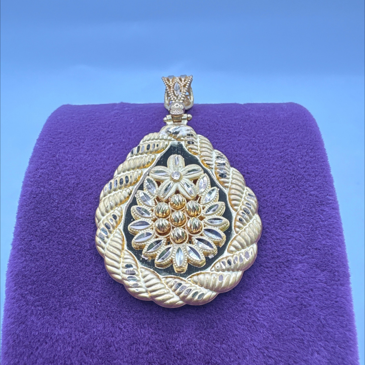 22 Ayar Altın Kolye Dorikalı Çiçekli 6.09gr - Z00113