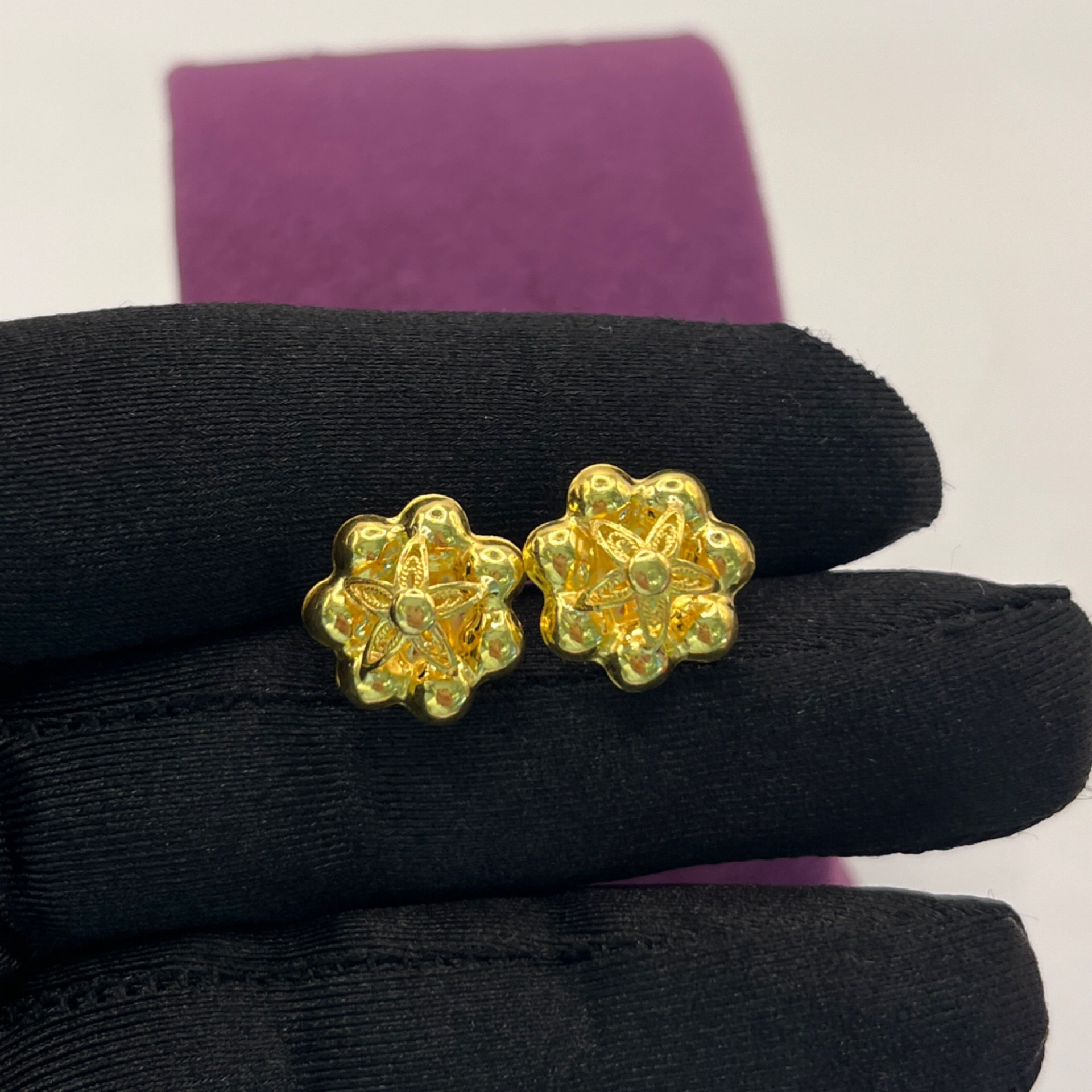 22 Ayar Altın Küpe vidalı çiçekli 2.32gr - K01107 - Fotoğraf 2