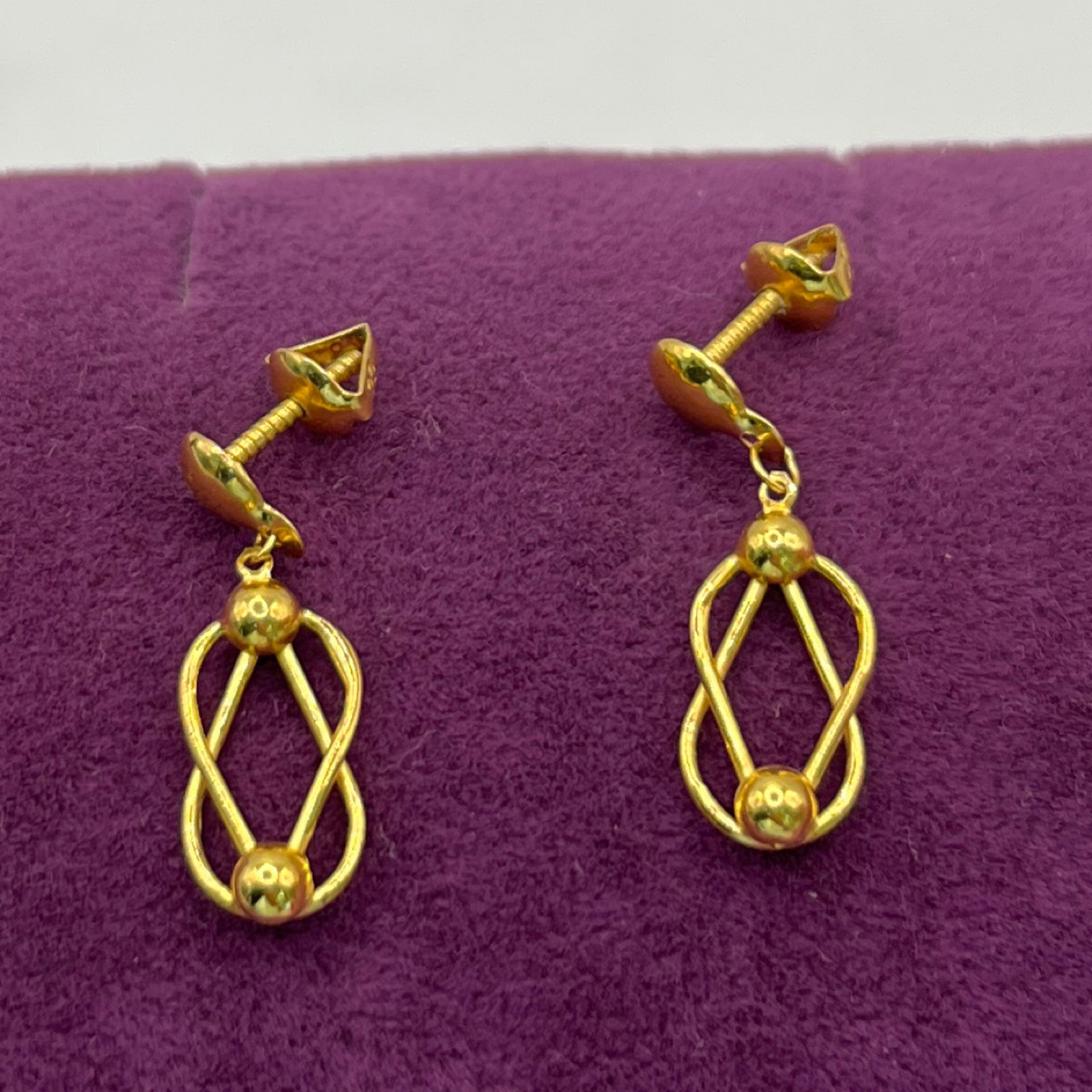 22 Ayar Altın Çocuk Küpesi sarmal sıralı 1.16gr - K01134