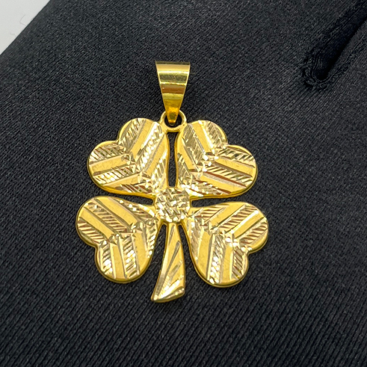 22 Ayar Altın Kolye Ucu Yonca Yaldızlı Kalemli 3.16gr - Z00143