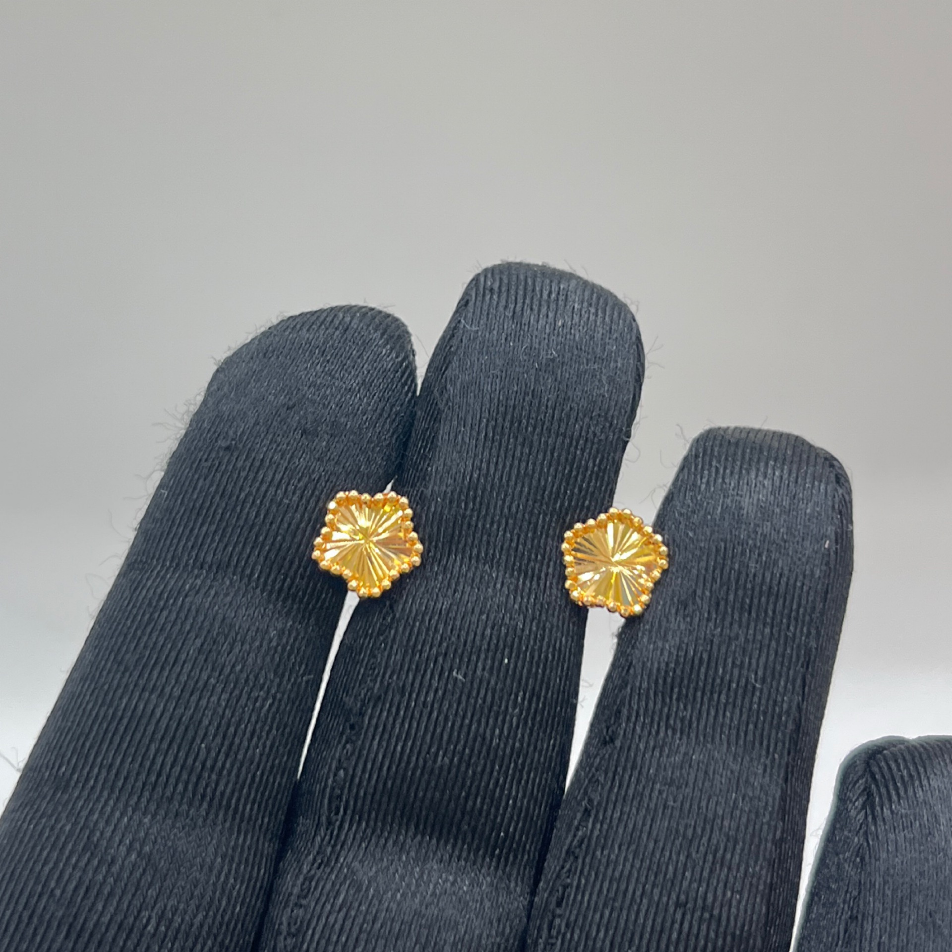 Yaldızlı Altın Küpesi 22 Ayar 1.02gr - K01269 - Fotoğraf 4