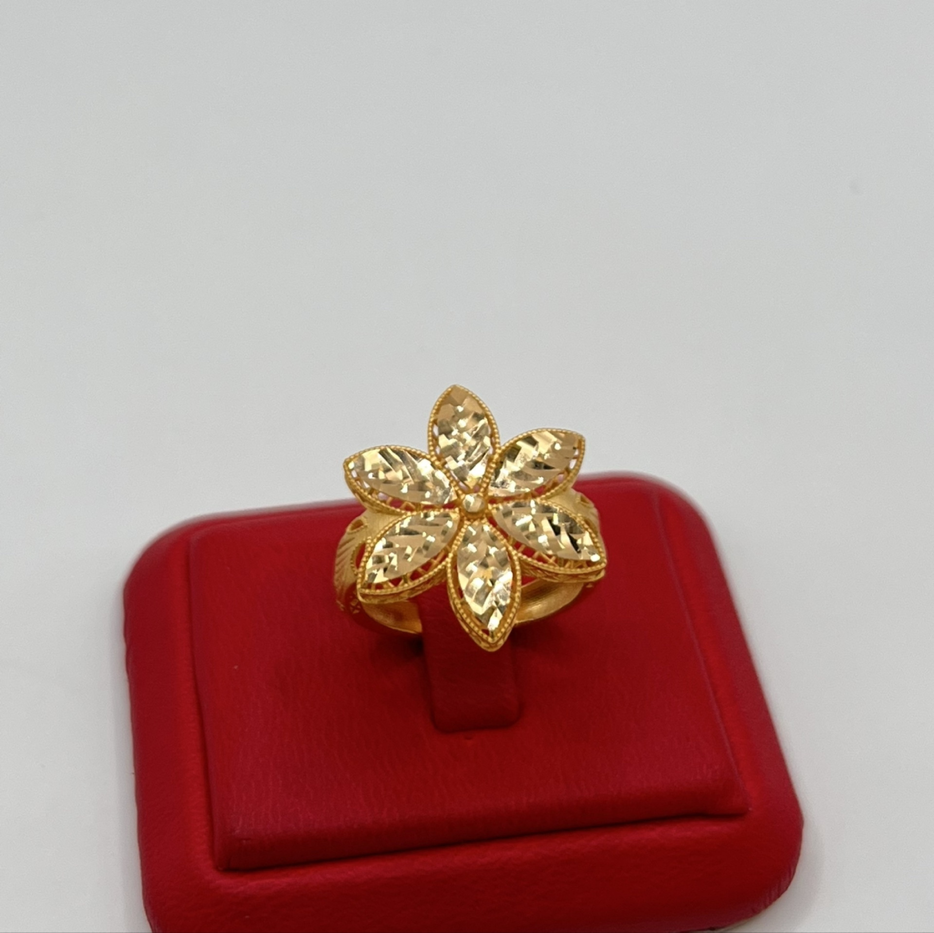 6 Yapraklı Altın Yüzük 22 Ayar 4.42gr 16 - Y01470 - Fotoğraf 4