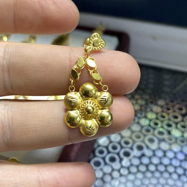 22 Ayar Altın Küpe 4.6gr Kadın - K000351