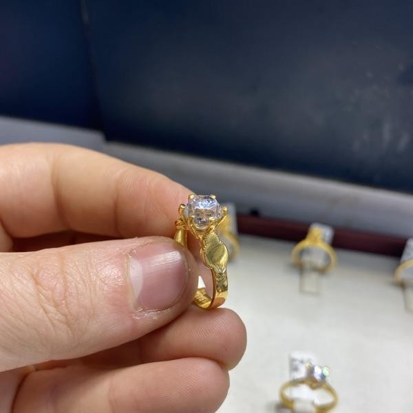 22 Ayar Altın Taşlı Yüzük Modern Tasarım 4.30gr 15 Numara Kadın - T000197_V1