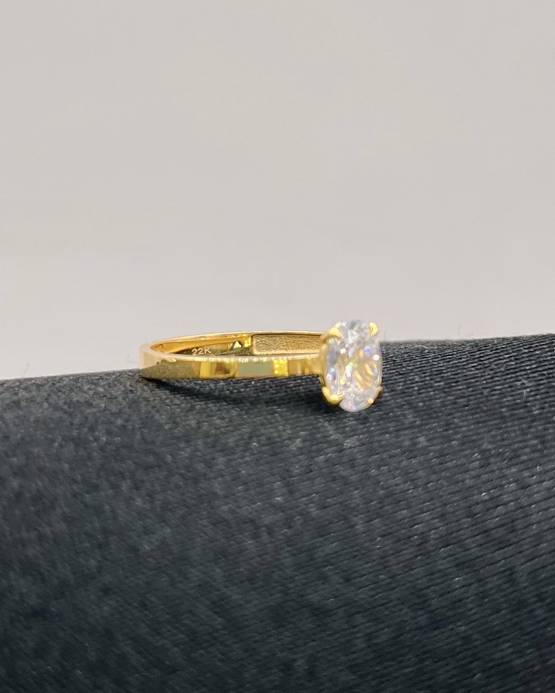 Oval Tektaş Yüzük 2.400g