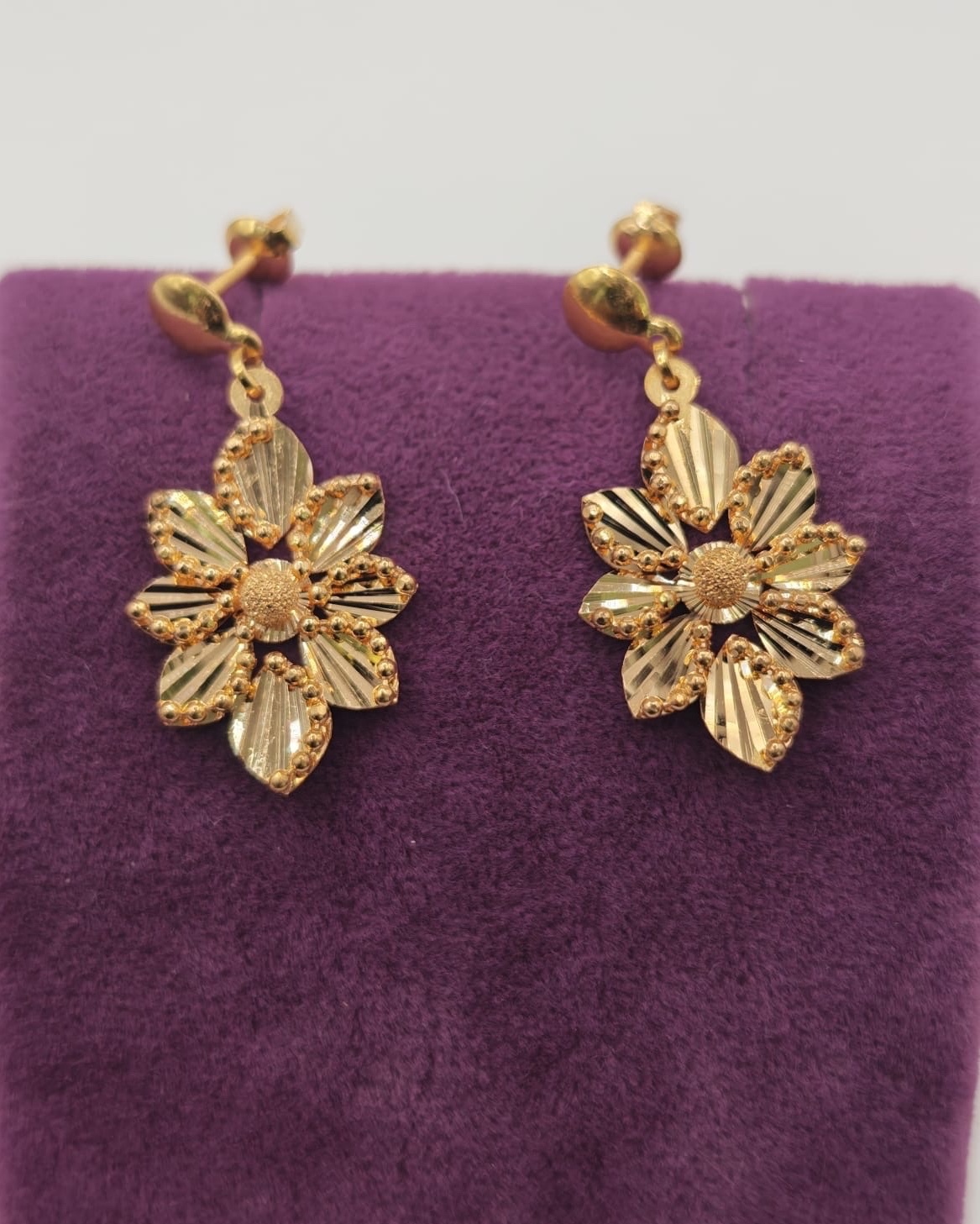Gül Altın Küpe Sallantılı 916 4,31 g KU00026